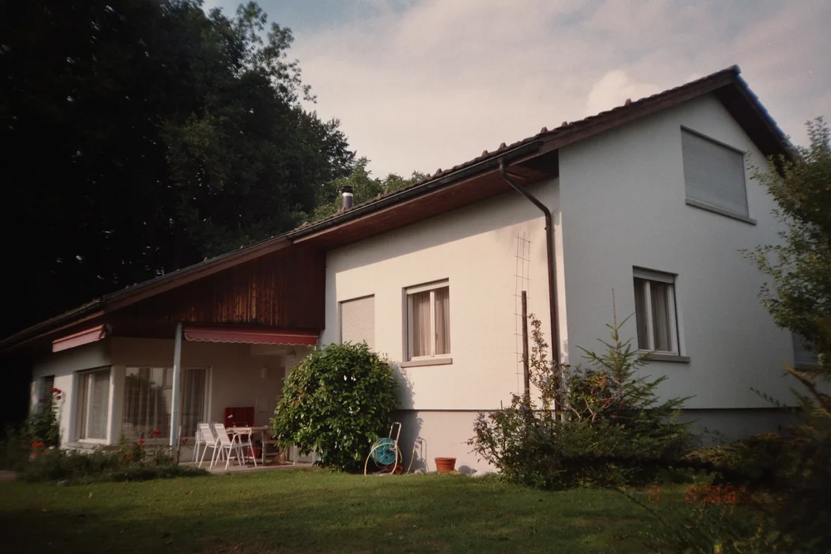 Seine nächsten zehn Lebensjahre verbrachte Stricker in diesem Haus am Waldrand im oberen Hömel. Das ehemalige Haus der Familie Stricker am Waldrand im oberen Hömel